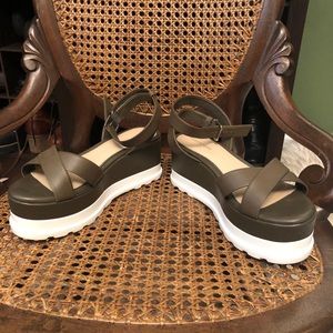 Platform sandals